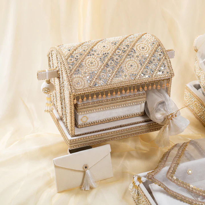 Grand Ivory Zehra Palki Sahe Chithi Set view 2